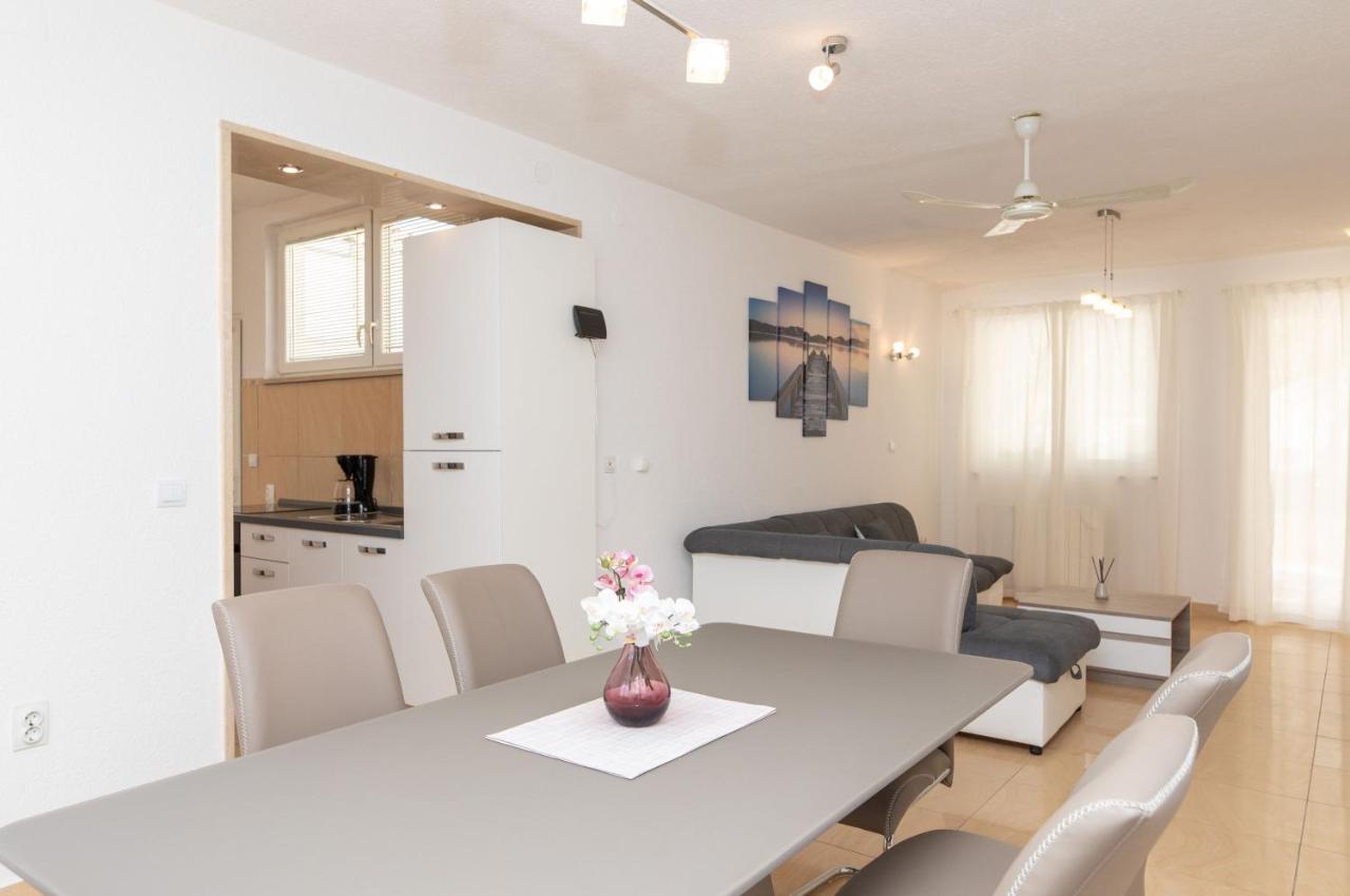 Holiday Home Kate Супетар Екстериор снимка