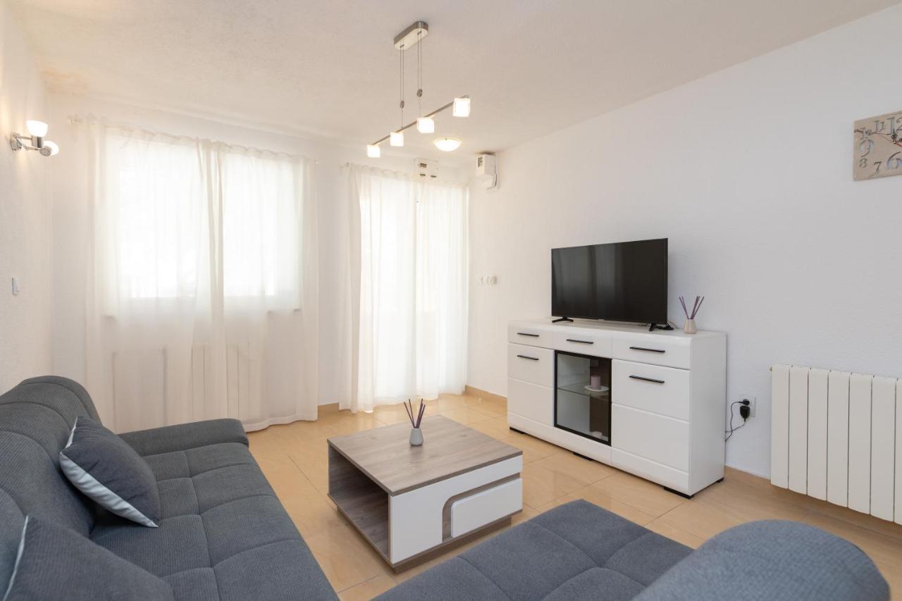 Holiday Home Kate Супетар Екстериор снимка
