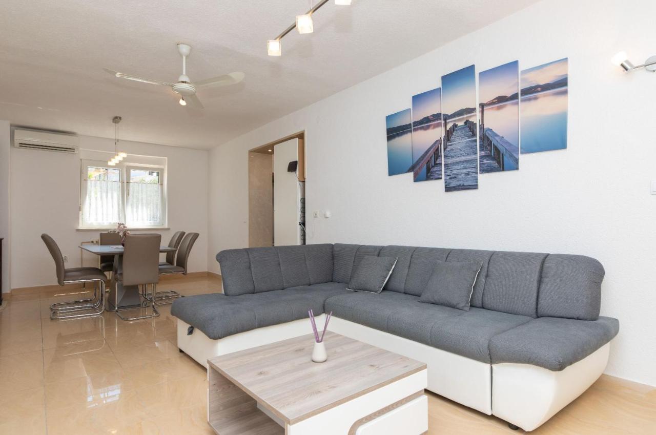 Holiday Home Kate Супетар Екстериор снимка